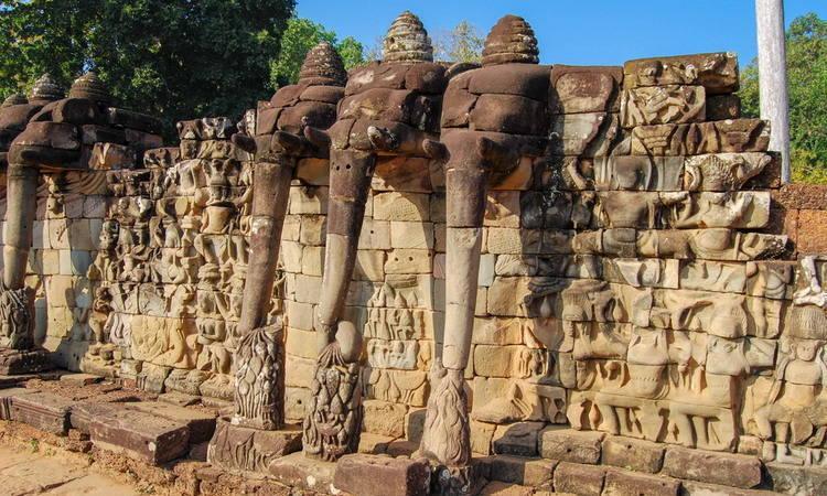 Angkor Thom Travel Guides in Cambodia