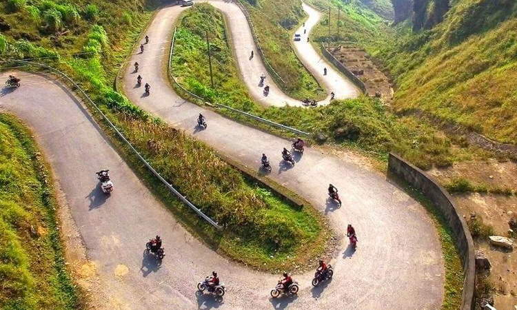 Tour To Ma Pi Leng Pass Ha Giang