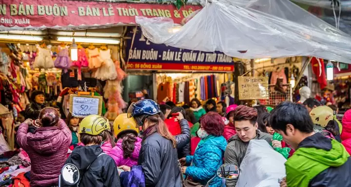 Dong Xuan Market is the largest covered market of Hanoi where the wholesale traders sell everything from clothes, household goods to foodstuffs.