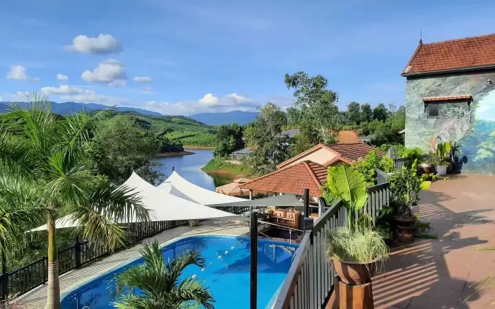 Phong Nha Lake House Eco Resort