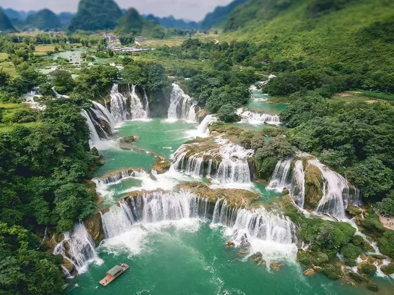 ban gioc waterfall,cao bang, vietnam