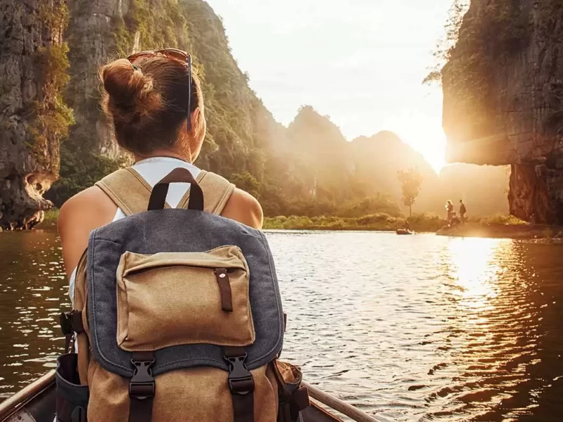 magnificent scenery of Halong Bay